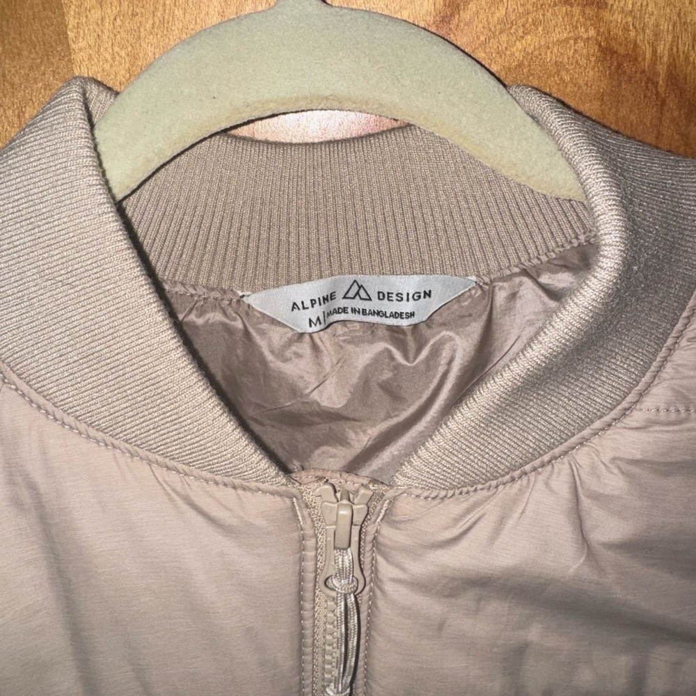 Alpine Design Women’s Tan Shortie EcoTrail Quilted Cropped Vest - Picture 6 of 7